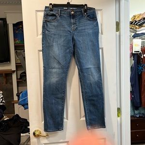 Old Navy curvy profile mid rise jeans, size 10.